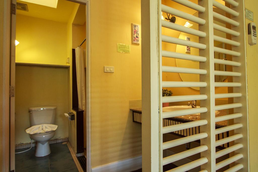 Brookside Valley Resort Rayong Exterior photo